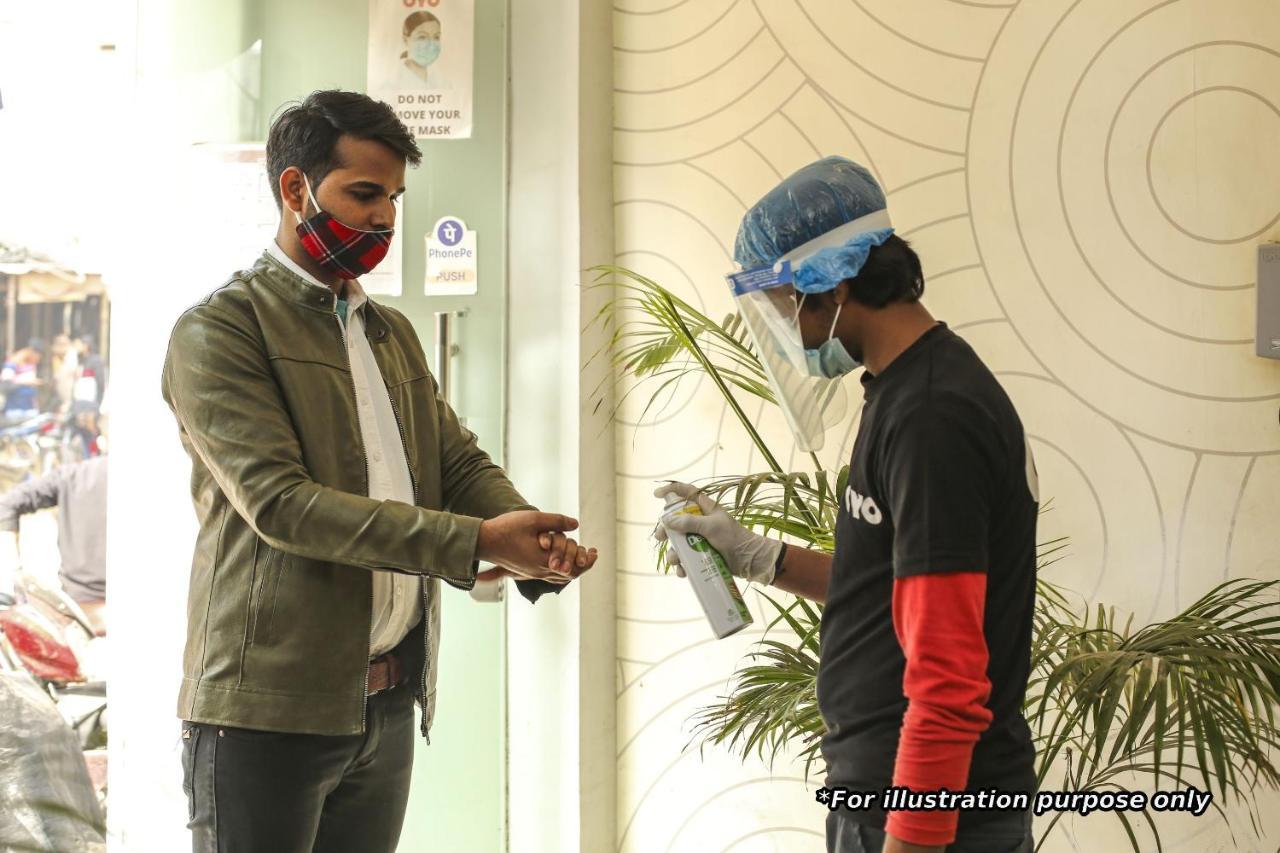 Collection O 83775 Hotel 4King Surat Buitenkant foto